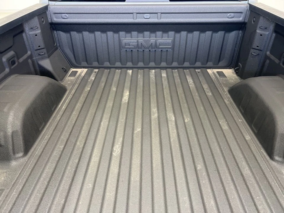 2025 GMC Sierra 5th Gen - Image 24 of 31