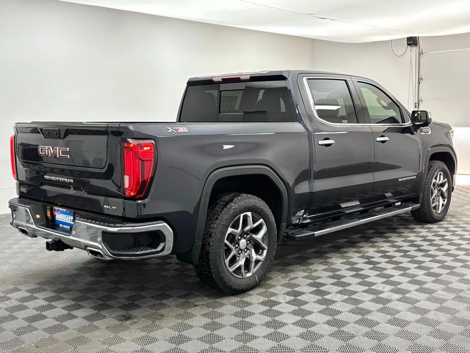 2025 GMC Sierra 5th Gen - Image 9 of 12