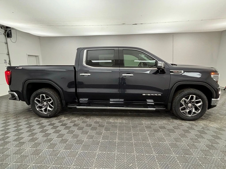 2025 GMC Sierra 5th Gen - Image 8 of 12