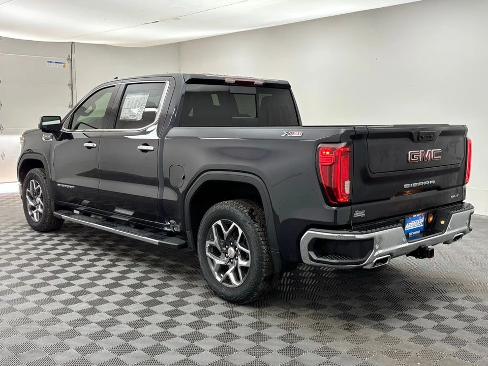 2025 GMC Sierra 5th Gen - Image 11 of 12
