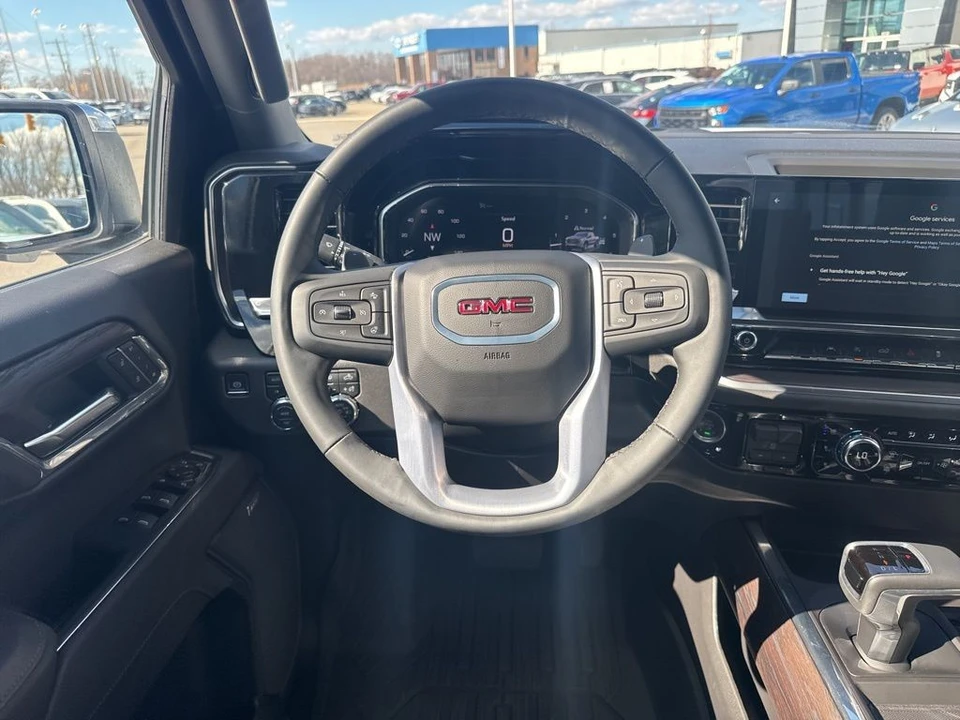 2025 GMC Sierra 5th Gen - Image 15 of 21