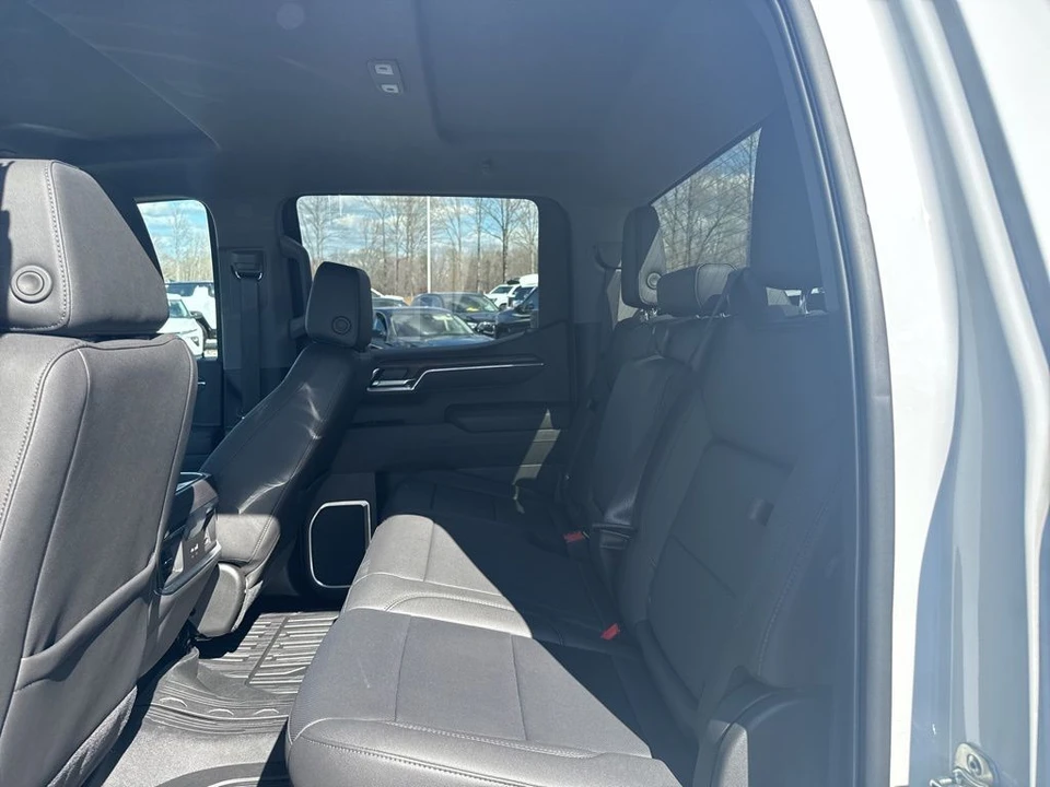 2025 GMC Sierra 5th Gen - Image 12 of 21