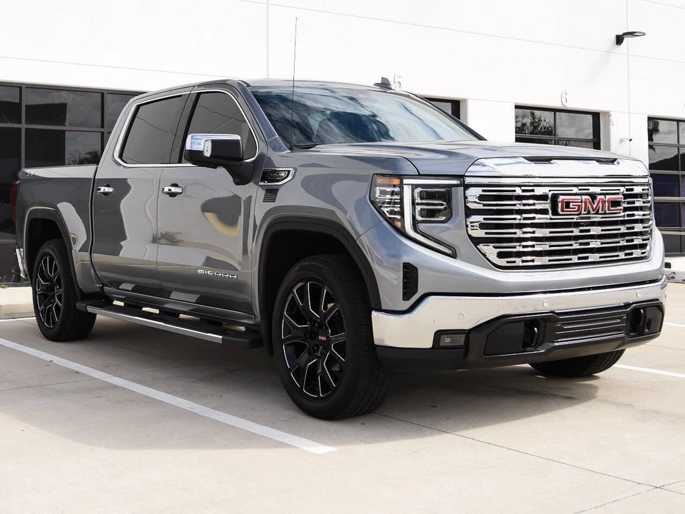 2025 GMC Sierra 5th Gen - Image 2 of 18