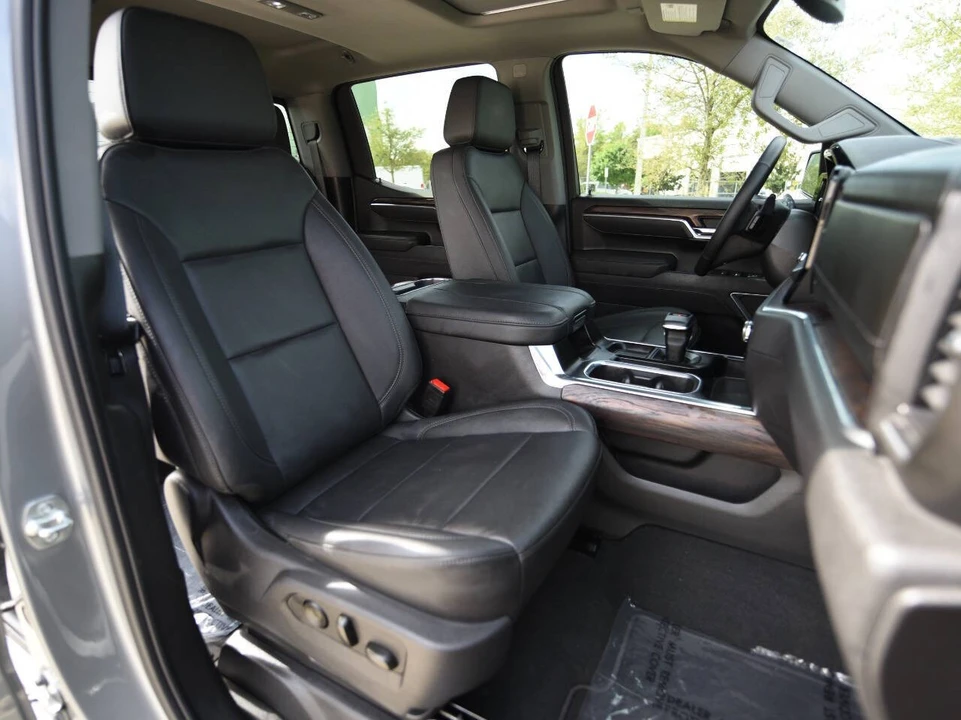 2025 GMC Sierra 5th Gen - Image 15 of 18