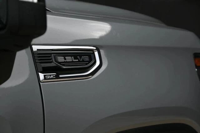 2025 GMC Sierra 5th Gen - Image 9 of 21