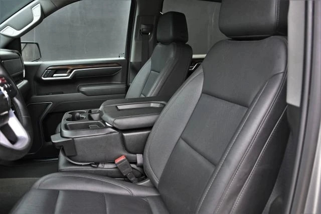 2025 GMC Sierra 5th Gen - Image 16 of 21