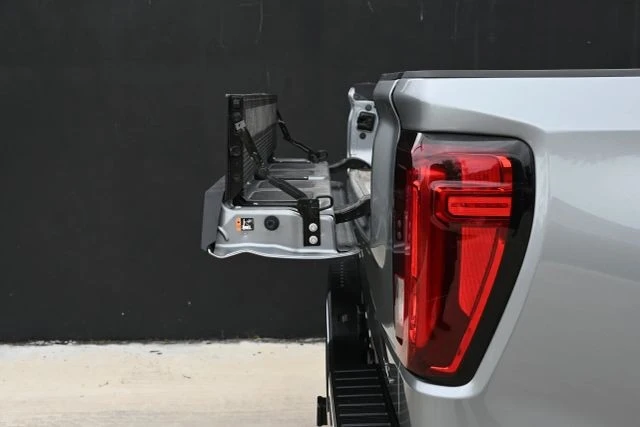 2025 GMC Sierra 5th Gen - Image 11 of 21