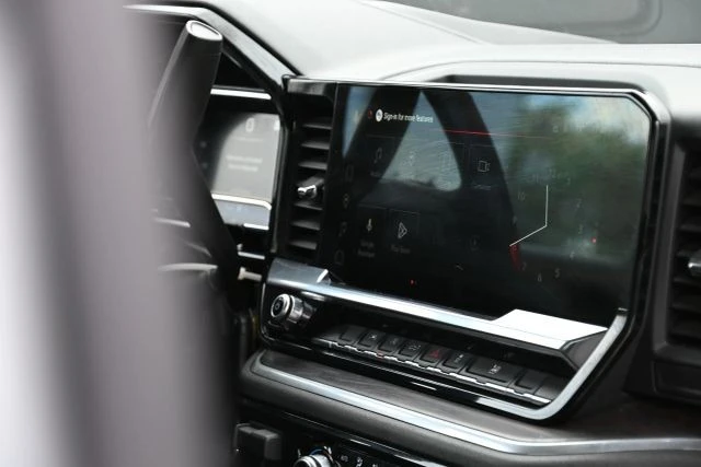 2025 GMC Sierra 5th Gen - Image 15 of 21