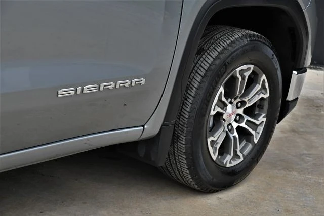 2025 GMC Sierra 5th Gen - Image 8 of 21
