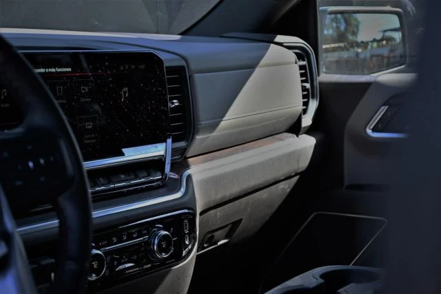 2025 GMC Sierra 5th Gen - Image 13 of 18