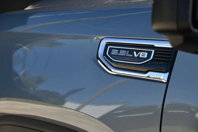 2025 GMC Sierra 5th Gen - Image 11 of 18