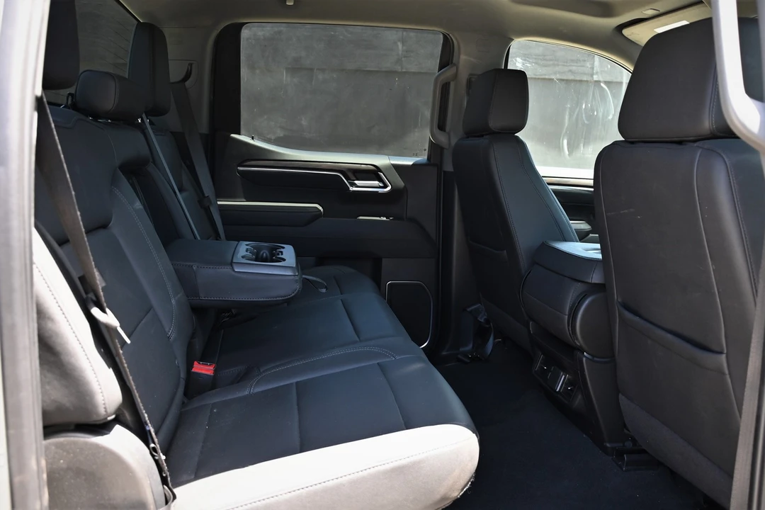 2025 GMC Sierra 5th Gen - Image 20 of 21