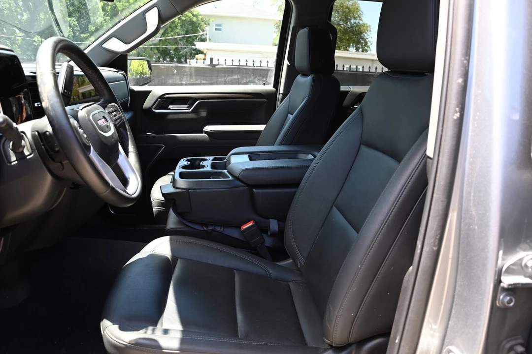 2025 GMC Sierra 5th Gen - Image 15 of 21