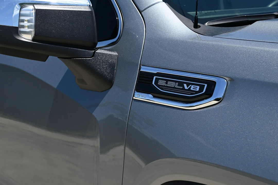 2025 GMC Sierra 5th Gen - Image 9 of 21
