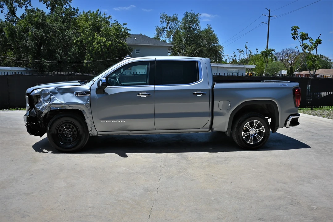 2025 GMC Sierra 5th Gen - Image 7 of 21
