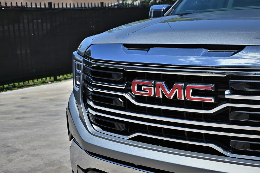 2025 GMC Sierra 5th Gen - Image 8 of 21