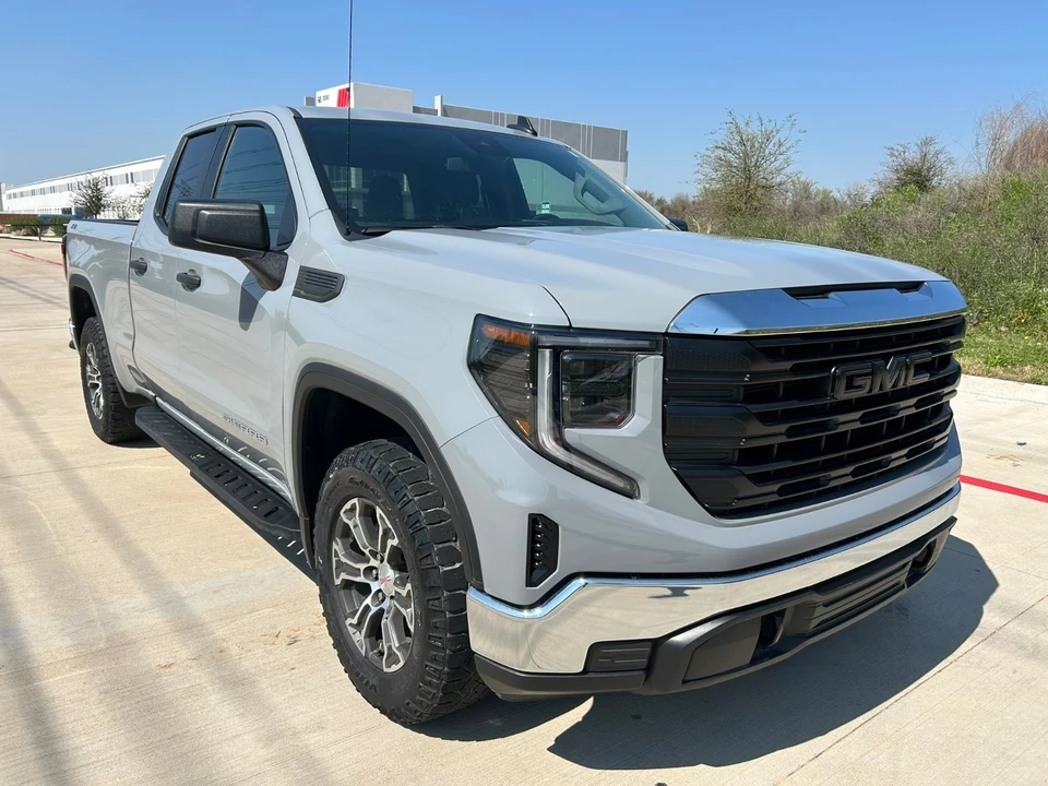 2025 GMC Sierra 5th Gen - Image 2 of 20
