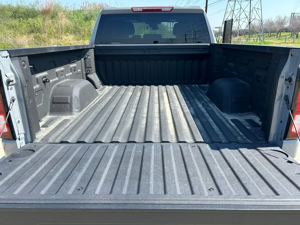 2025 GMC Sierra 5th Gen - Image 11 of 20
