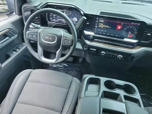 2025 GMC Sierra 5th Gen - Image 8 of 13