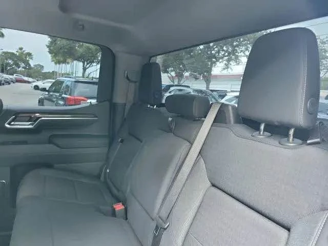 2025 GMC Sierra 5th Gen - Image 5 of 13