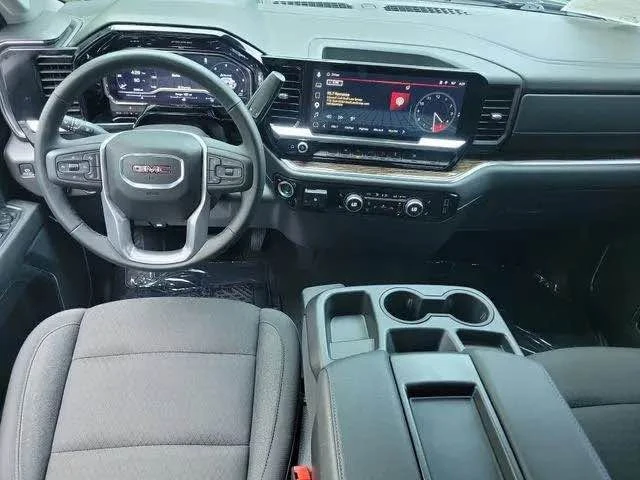 2025 GMC Sierra 5th Gen - Image 9 of 13
