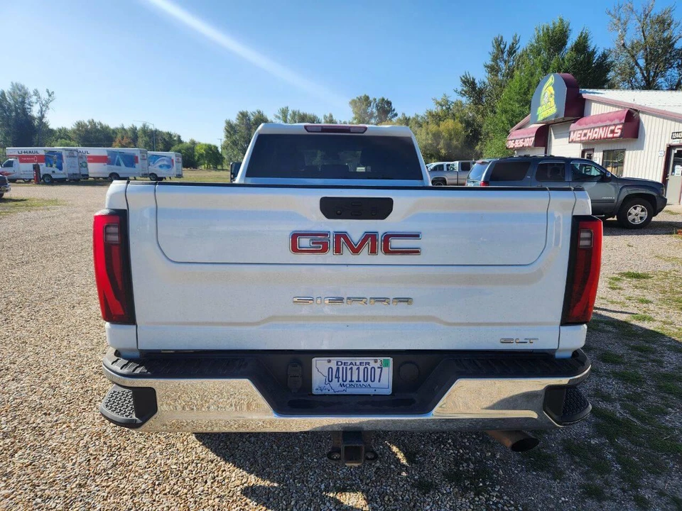 2025 GMC Sierra 5th Gen - Image 5 of 31