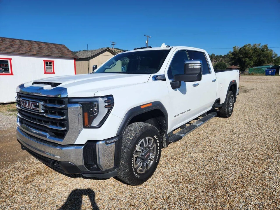 2025 GMC Sierra 5th Gen - Image 2 of 31