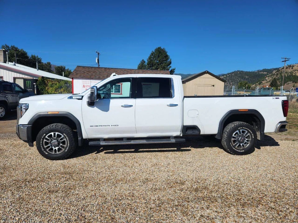 2025 GMC Sierra 5th Gen - Image 3 of 31