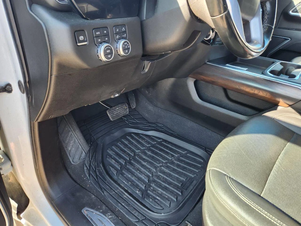 2025 GMC Sierra 5th Gen - Image 14 of 31
