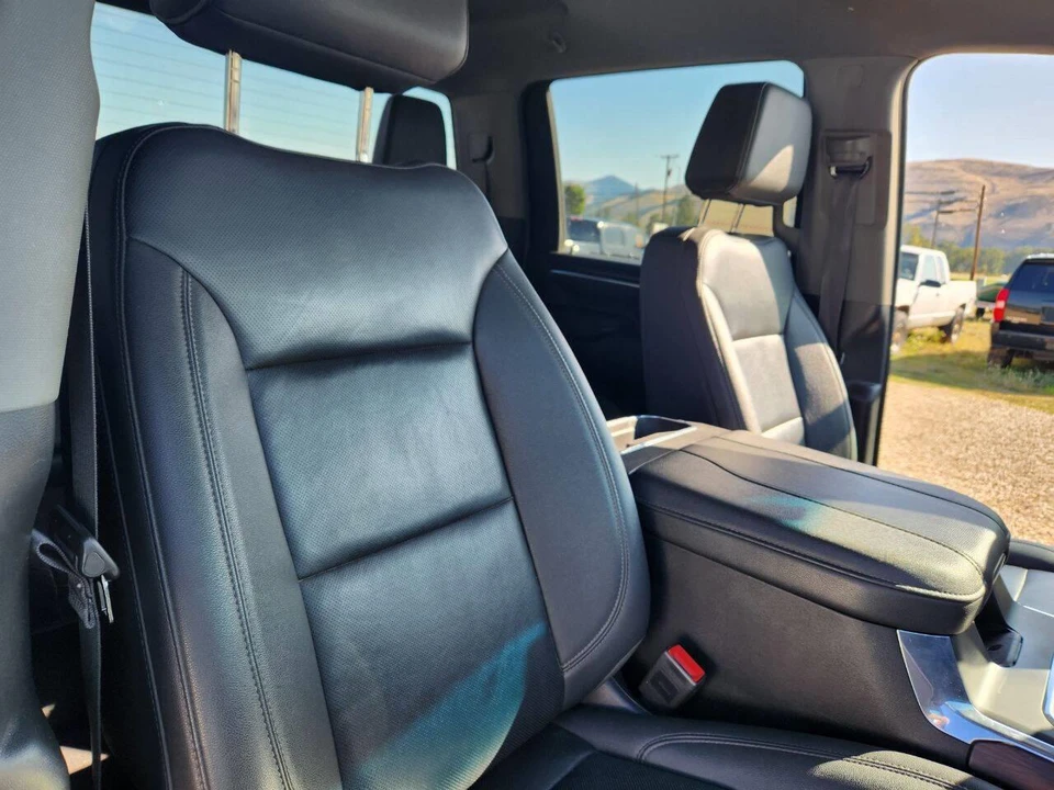 2025 GMC Sierra 5th Gen - Image 28 of 31