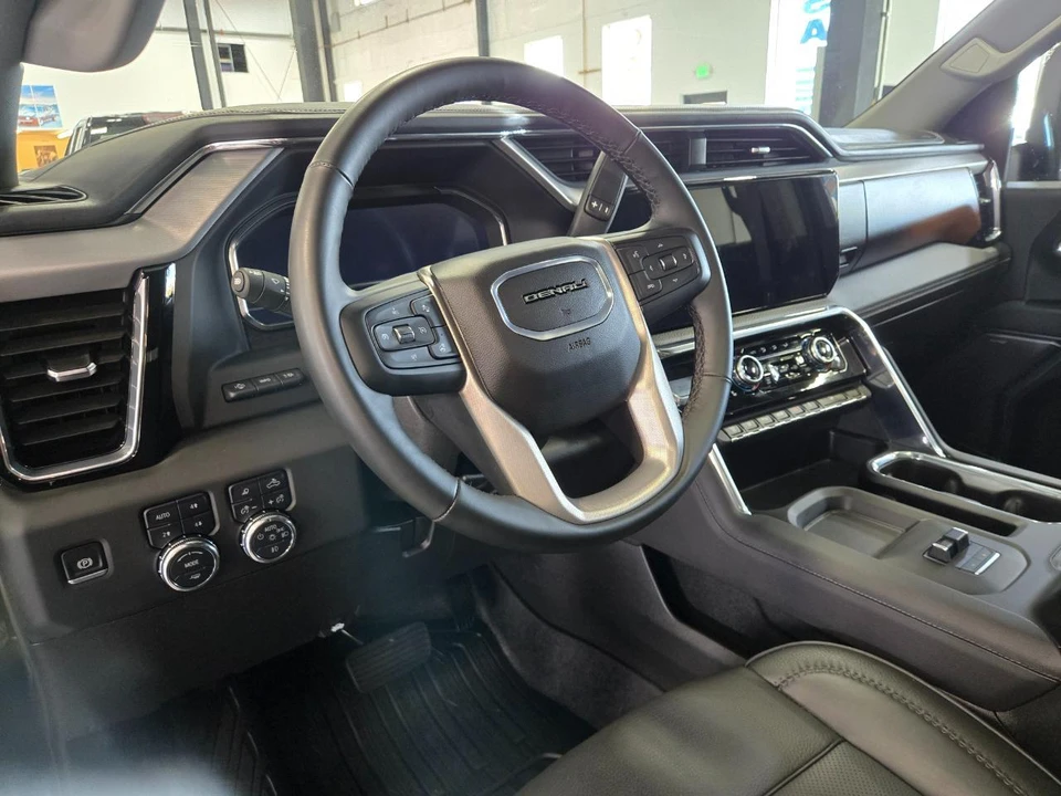 2025 GMC Sierra 5th Gen - Image 8 of 16