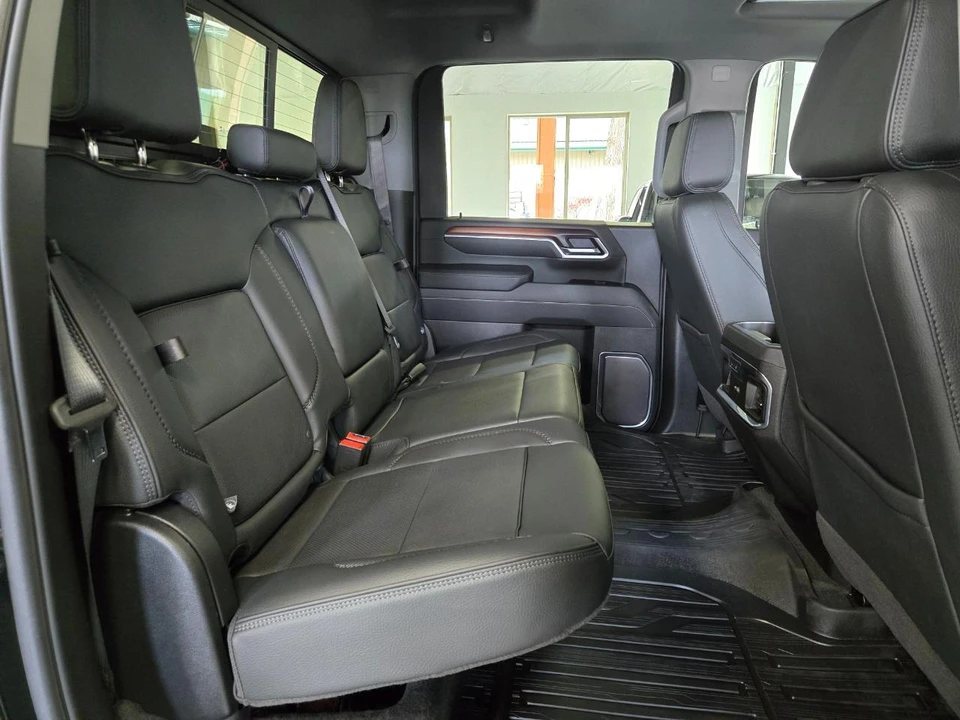 2025 GMC Sierra 5th Gen - Image 11 of 16