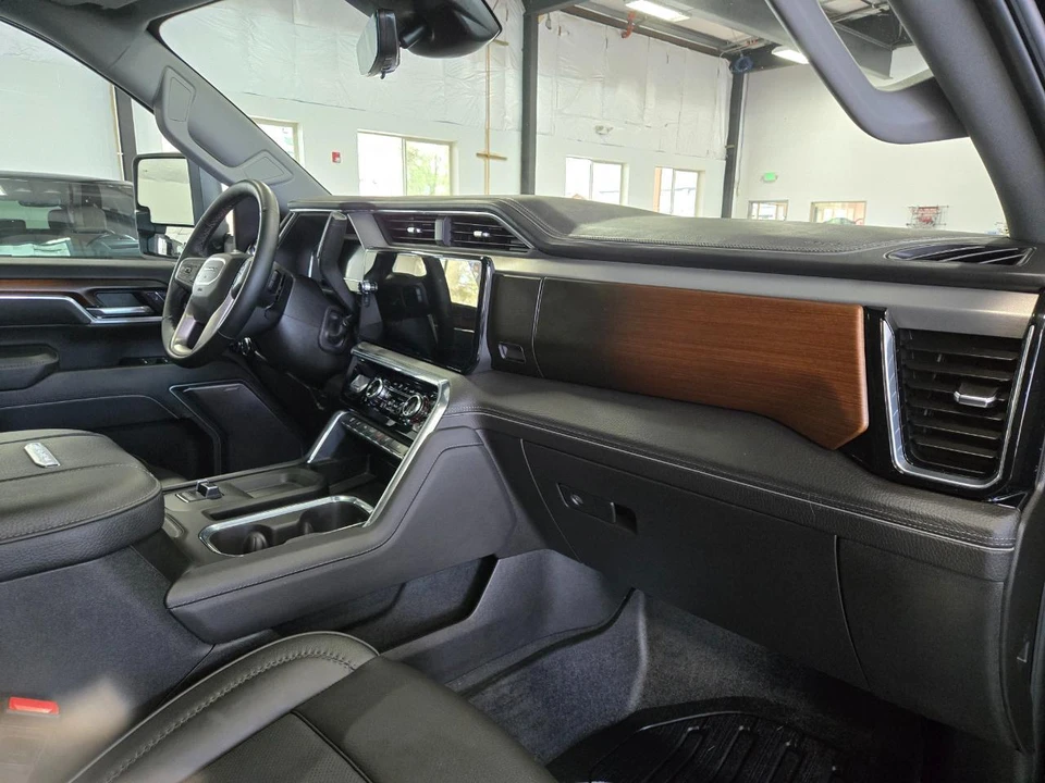 2025 GMC Sierra 5th Gen - Image 12 of 16