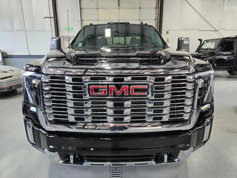 2025 GMC Sierra 5th Gen - Image 2 of 16