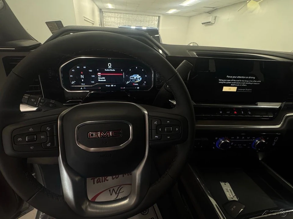 2025 GMC Sierra Heavy Duty 5th Gen - Image 11 of 12