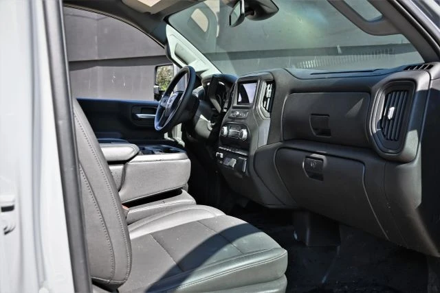 2025 GMC Sierra 5th Gen - Image 17 of 21