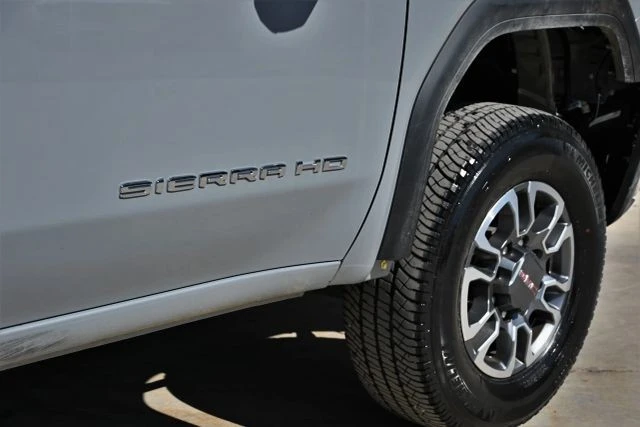 2025 GMC Sierra 5th Gen - Image 9 of 21