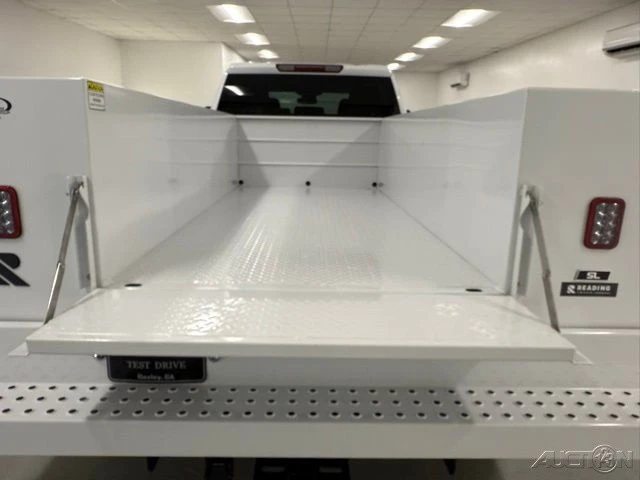 2025 GMC Sierra Heavy Duty 5th Gen - Image 8 of 12