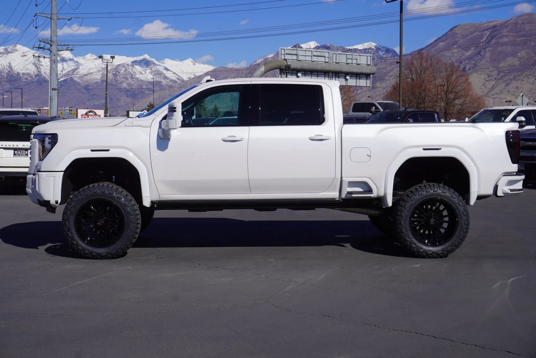 2025 GMC Sierra Heavy Duty 5th Gen - Image 6 of 12