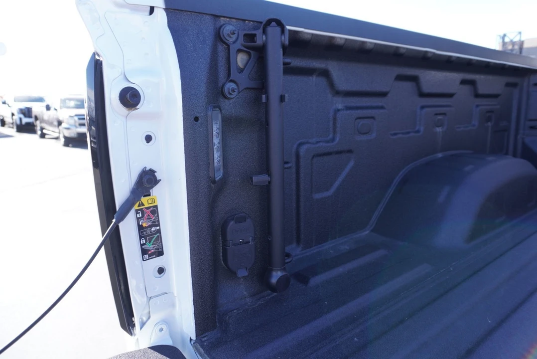 2025 GMC Sierra Heavy Duty 5th Gen - Image 11 of 12