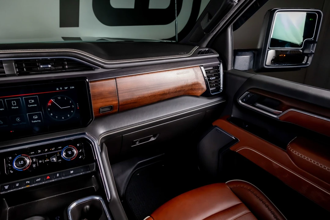 2025 GMC Sierra Heavy Duty 5th Gen - Image 8 of 21