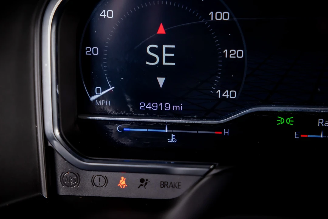 2025 GMC Sierra Heavy Duty 5th Gen - Image 14 of 21