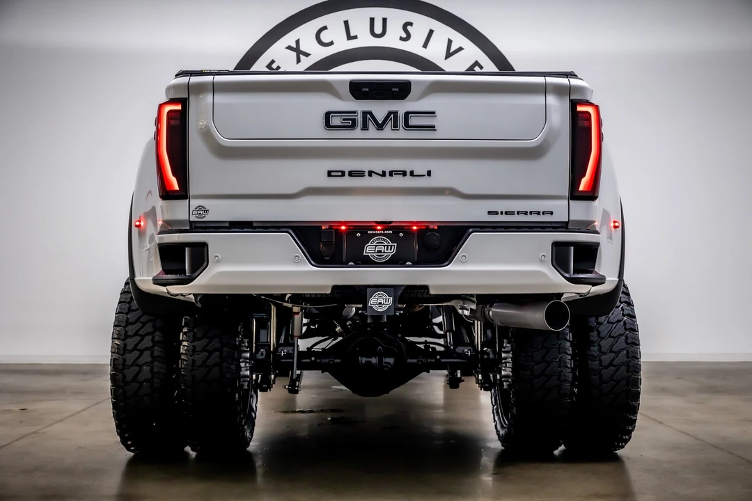 2025 GMC Sierra Heavy Duty 5th Gen - Image 11 of 21