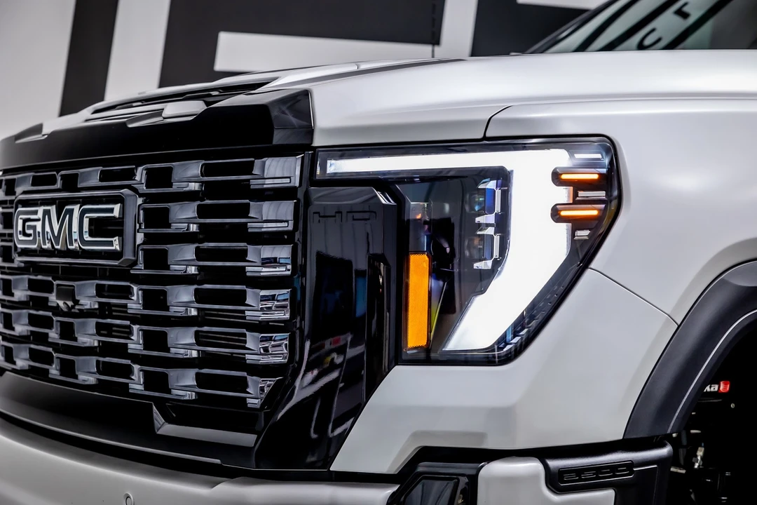 2025 GMC Sierra Heavy Duty 5th Gen - Image 15 of 21