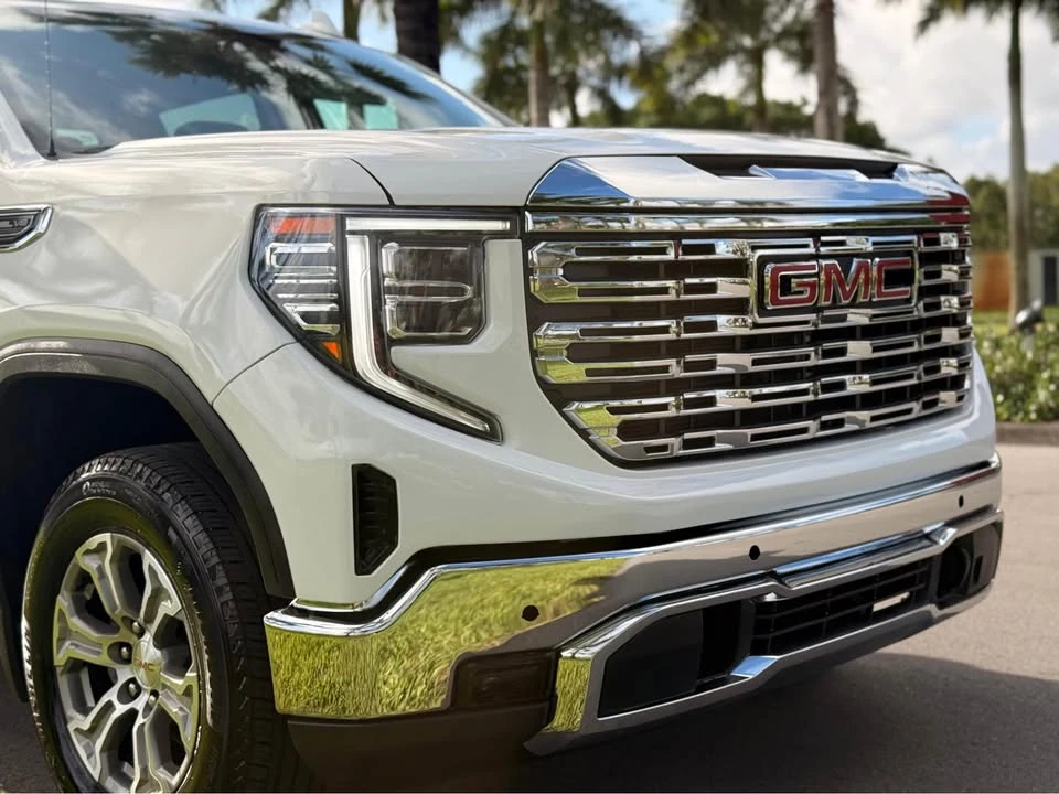 2025 GMC Sierra 5th Gen - Image 4 of 12