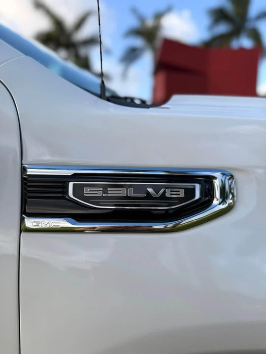 2025 GMC Sierra 5th Gen - Image 5 of 12