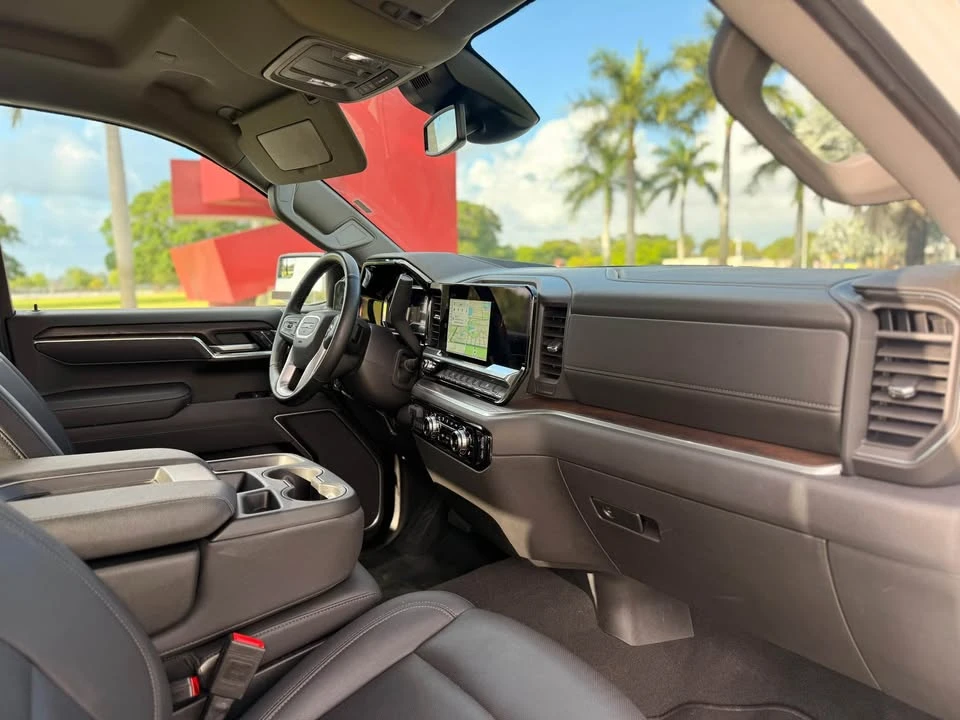2025 GMC Sierra 5th Gen - Image 9 of 12