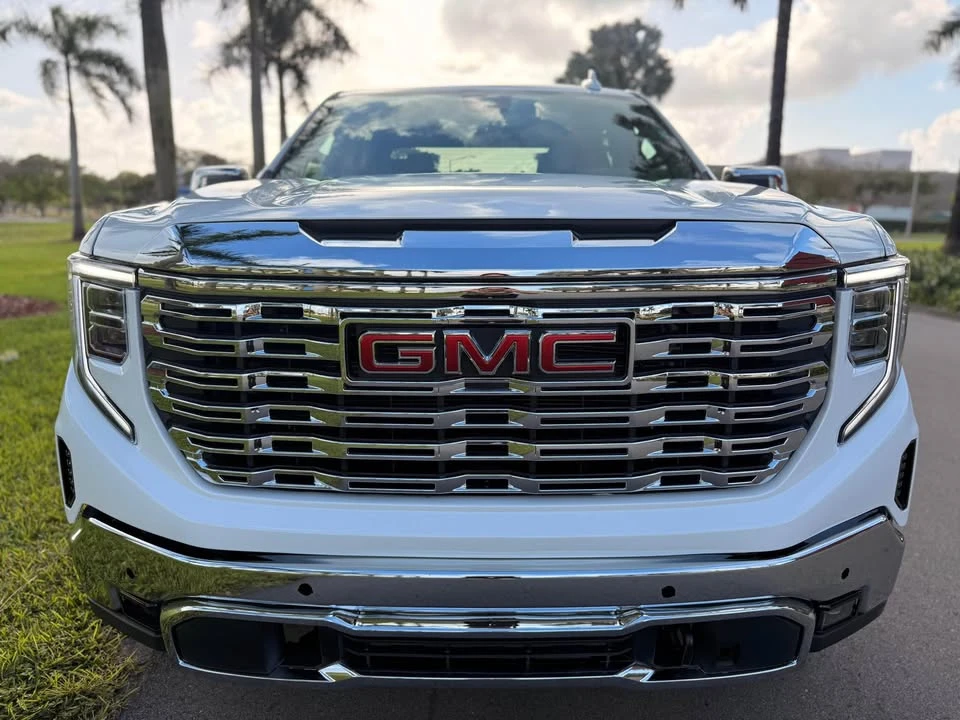 2025 GMC Sierra 5th Gen - Image 2 of 12