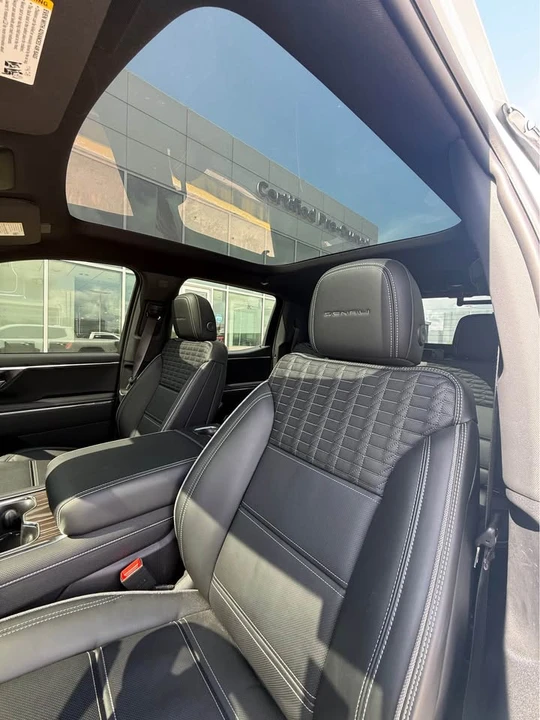 2025 GMC Sierra - Image 8 of 11