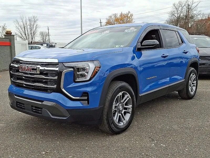2025 GMC Terrain - Image 4 of 12